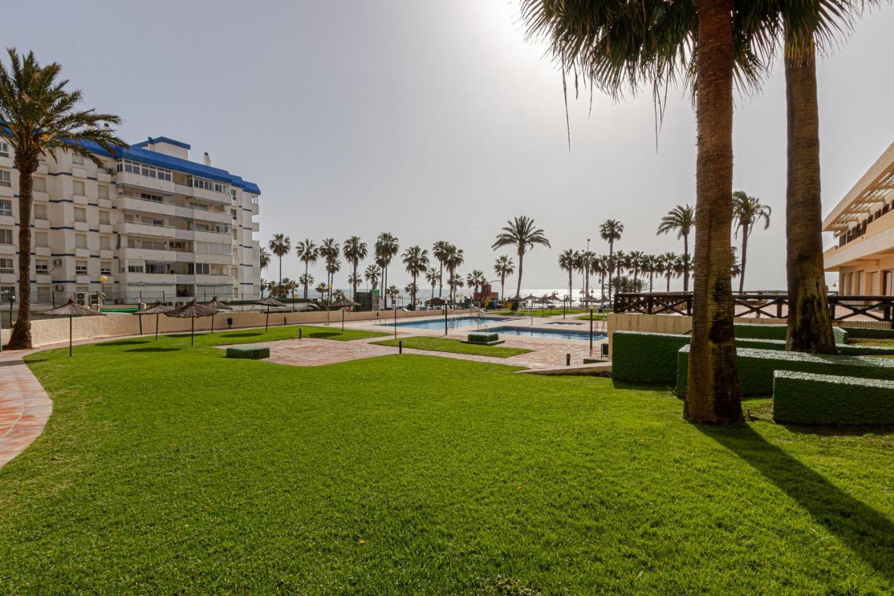 Beachfront With Spectacular Views And Swimming Pool بينالماذينا المظهر الخارجي الصورة