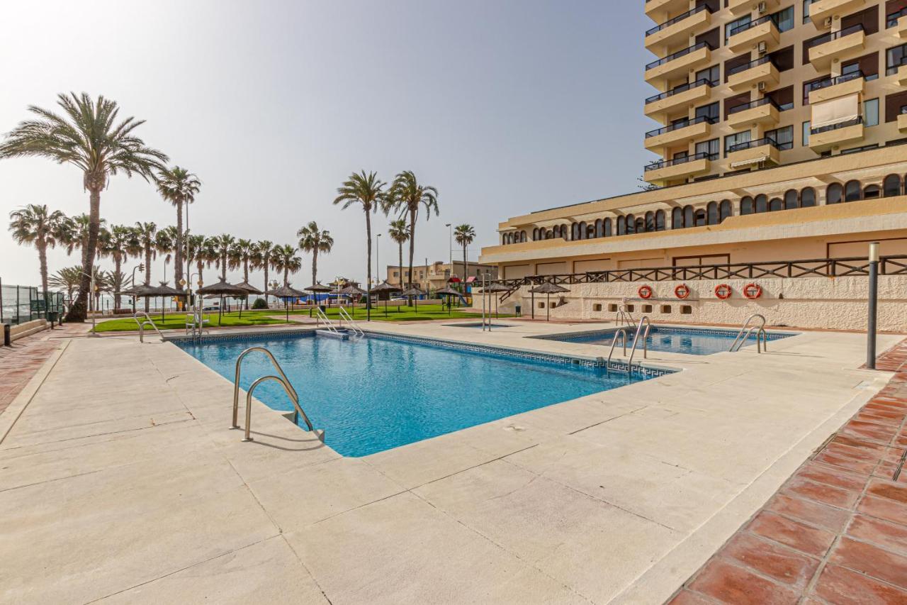 Beachfront With Spectacular Views And Swimming Pool بينالماذينا المظهر الخارجي الصورة